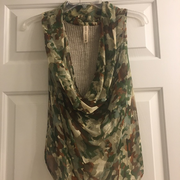 Maggie Ward drape top - Picture 1 of 3